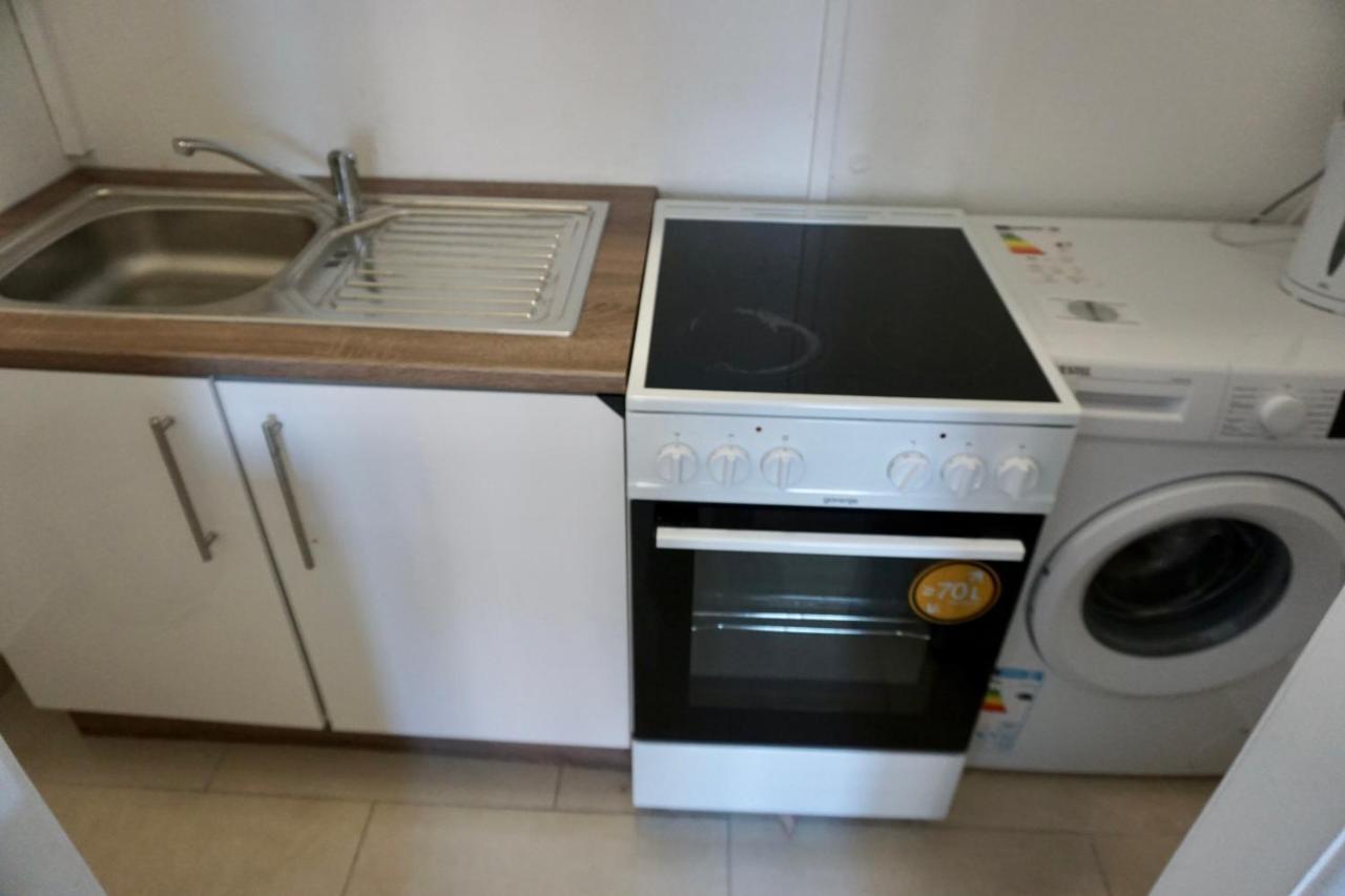 Alster Hamburg - Saniertes Und Mobliertes Apartment Mit Bad Und Kuche Esterno foto