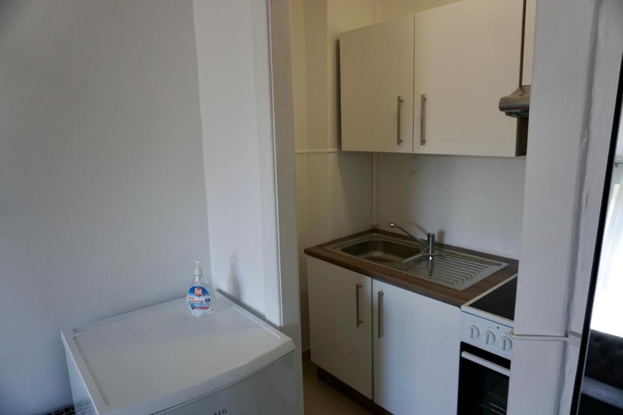 Alster Hamburg - Saniertes Und Mobliertes Apartment Mit Bad Und Kuche Esterno foto