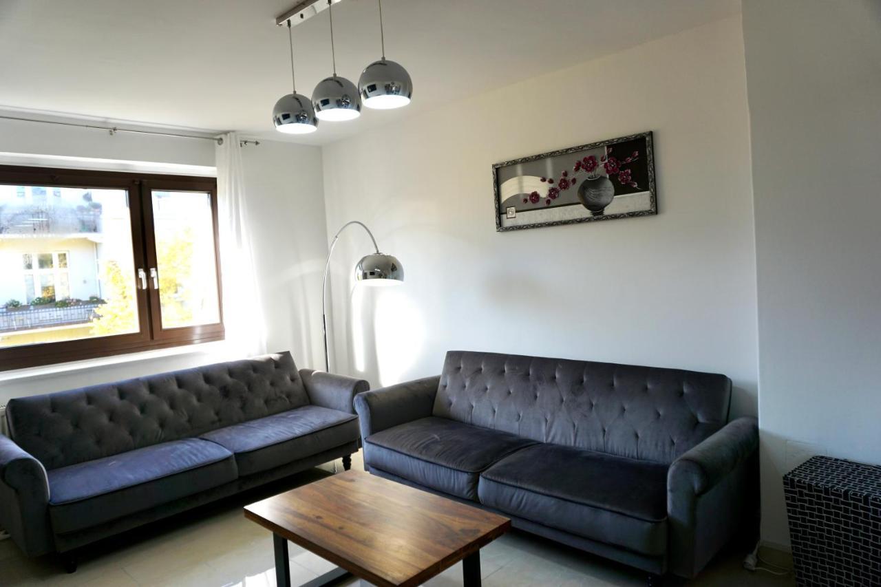 Alster Hamburg - Saniertes Und Mobliertes Apartment Mit Bad Und Kuche Esterno foto