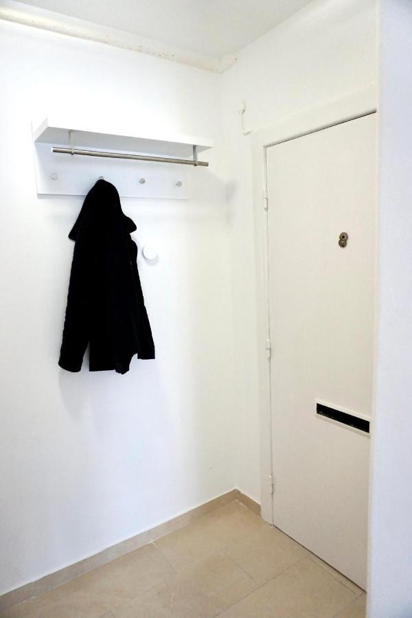 Alster Hamburg - Saniertes Und Mobliertes Apartment Mit Bad Und Kuche Esterno foto
