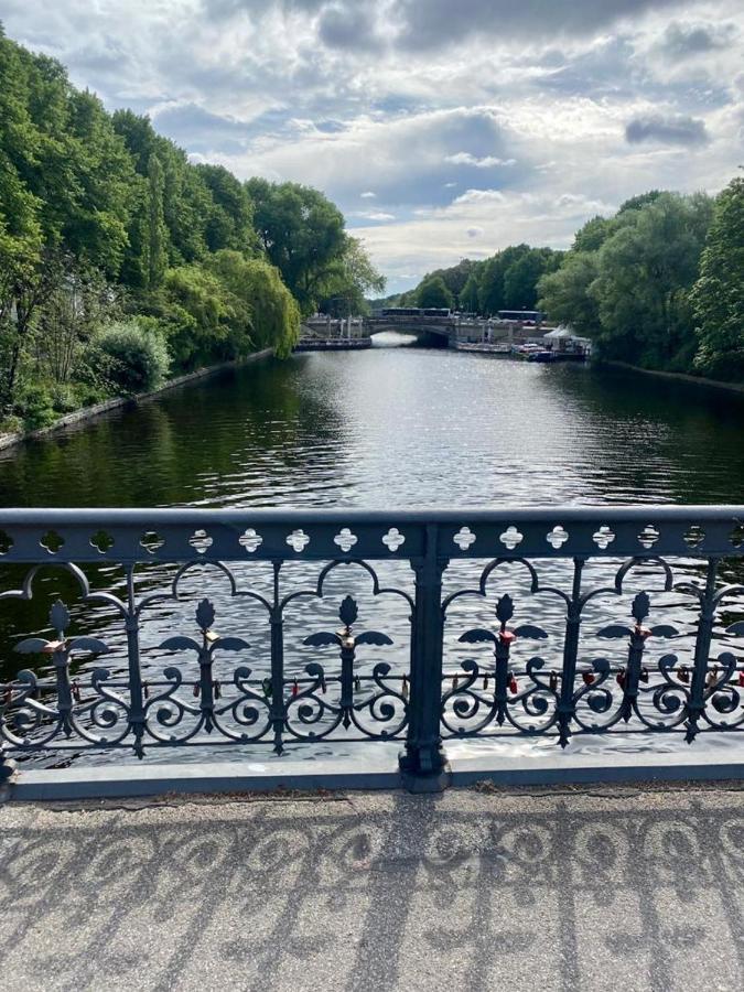Alster Hamburg - Saniertes Und Mobliertes Apartment Mit Bad Und Kuche Esterno foto