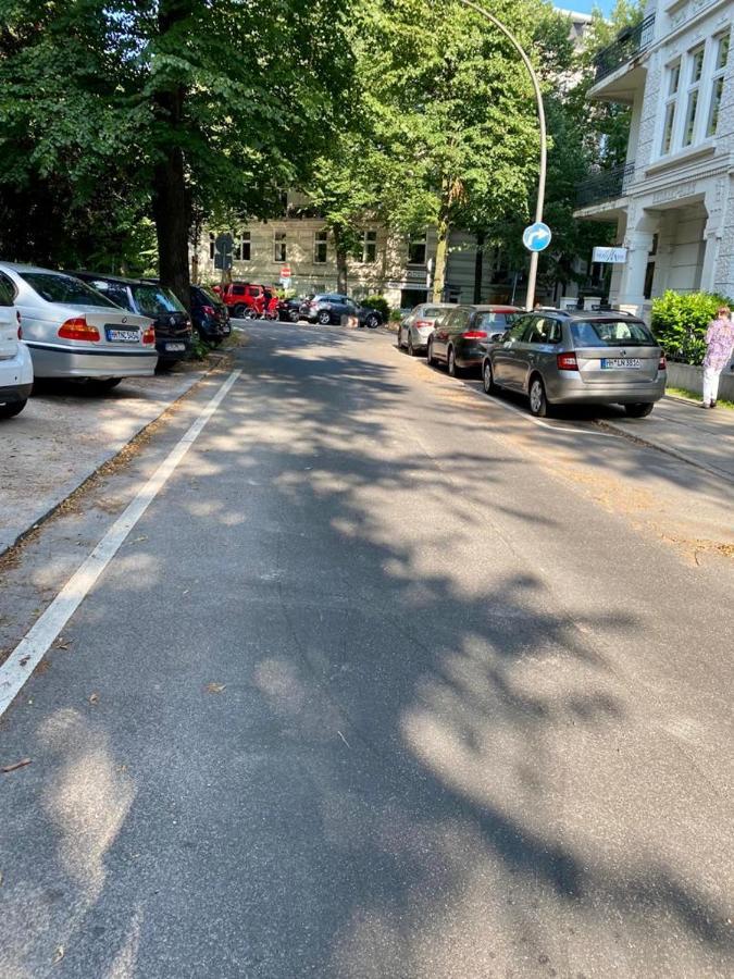 Alster Hamburg - Saniertes Und Mobliertes Apartment Mit Bad Und Kuche Esterno foto